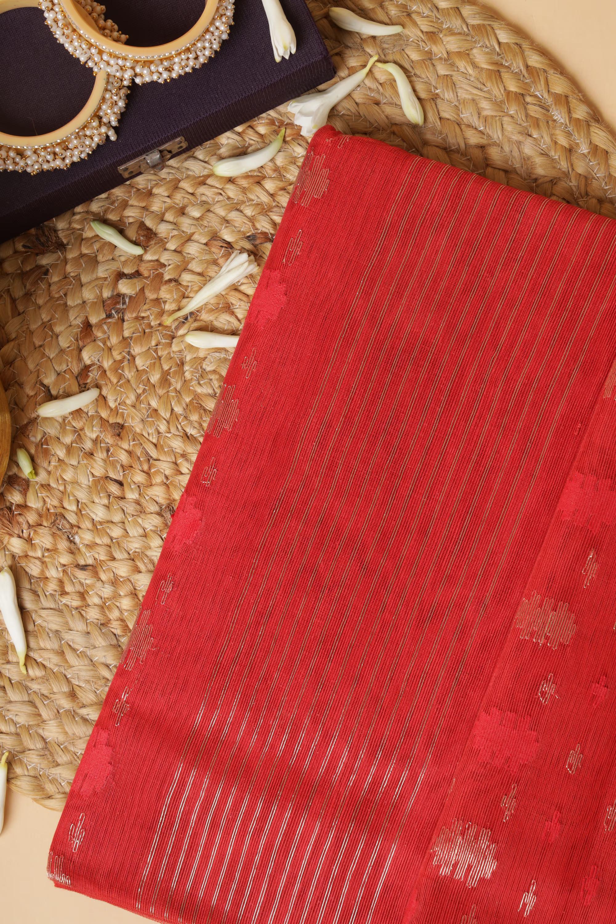 Handloom Dhakai Jamdani saree in Red - Blouse piece not included - handcrafted saree from Handloom Dhakai Jamdani Saree collection