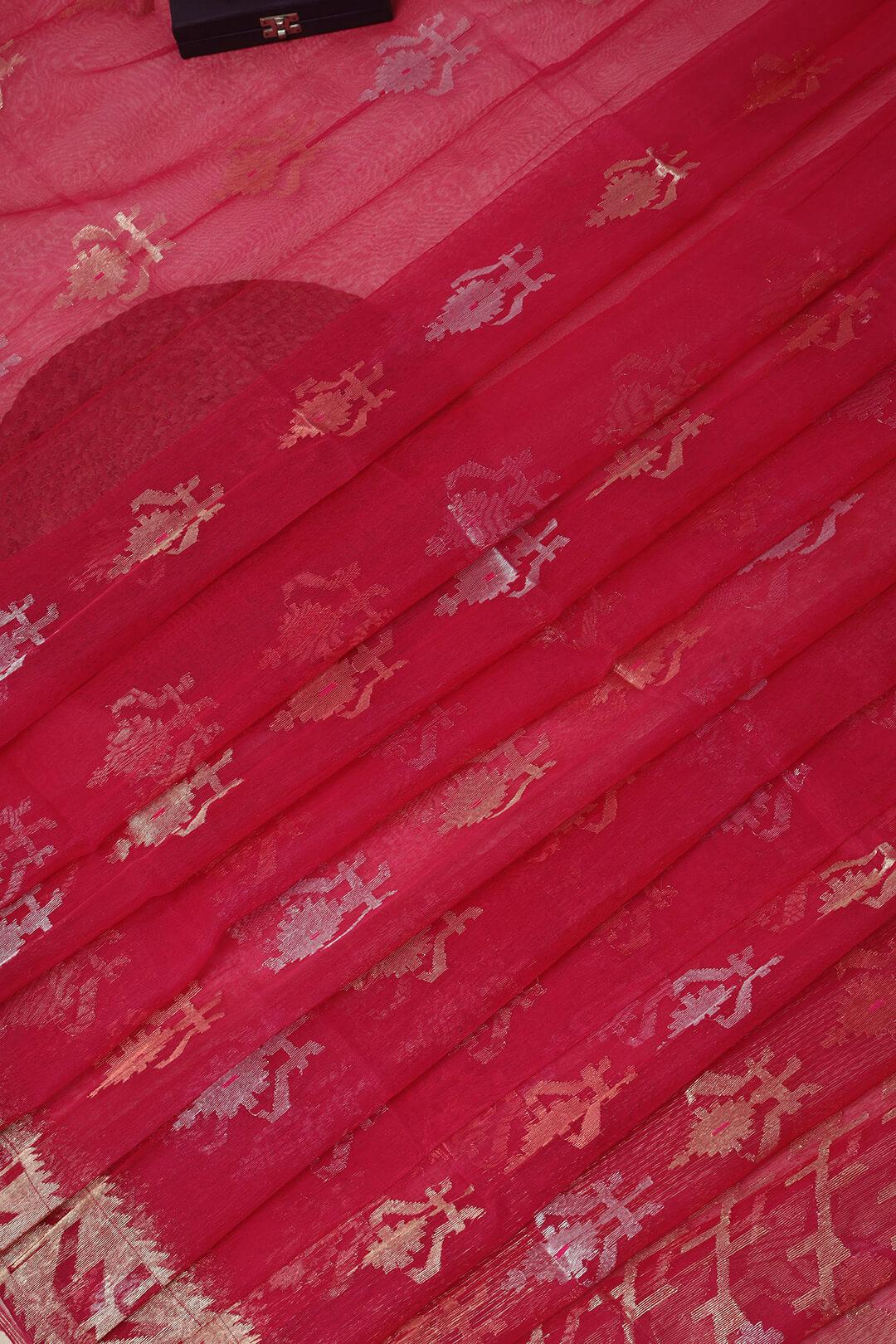 Handloom Dhakai Jamdani Saree in Rani Pink 5 - Rani Pink Jamdani silk saree