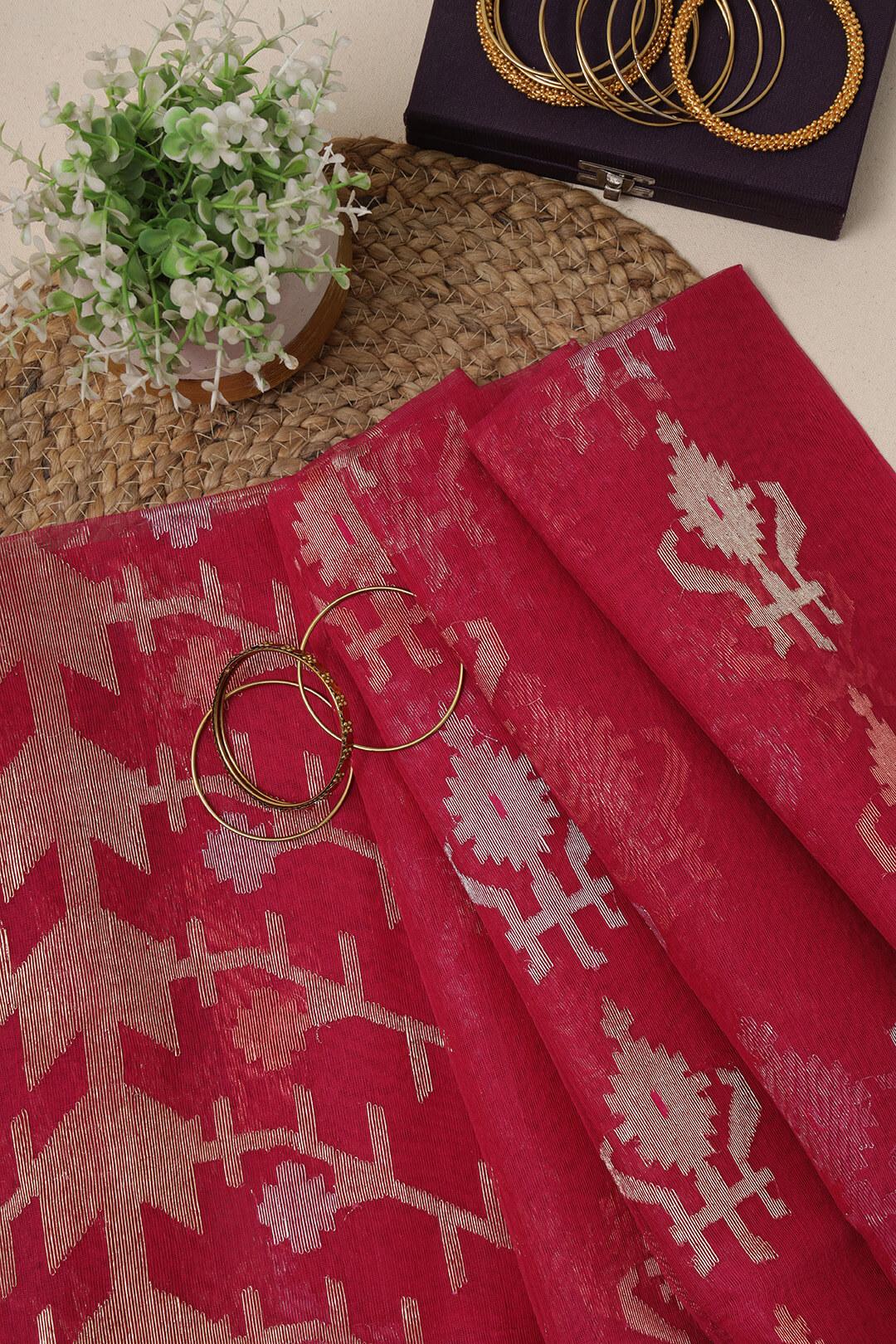 Handloom Dhakai Jamdani Saree in Rani Pink 4 - Rani Pink Jamdani silk saree