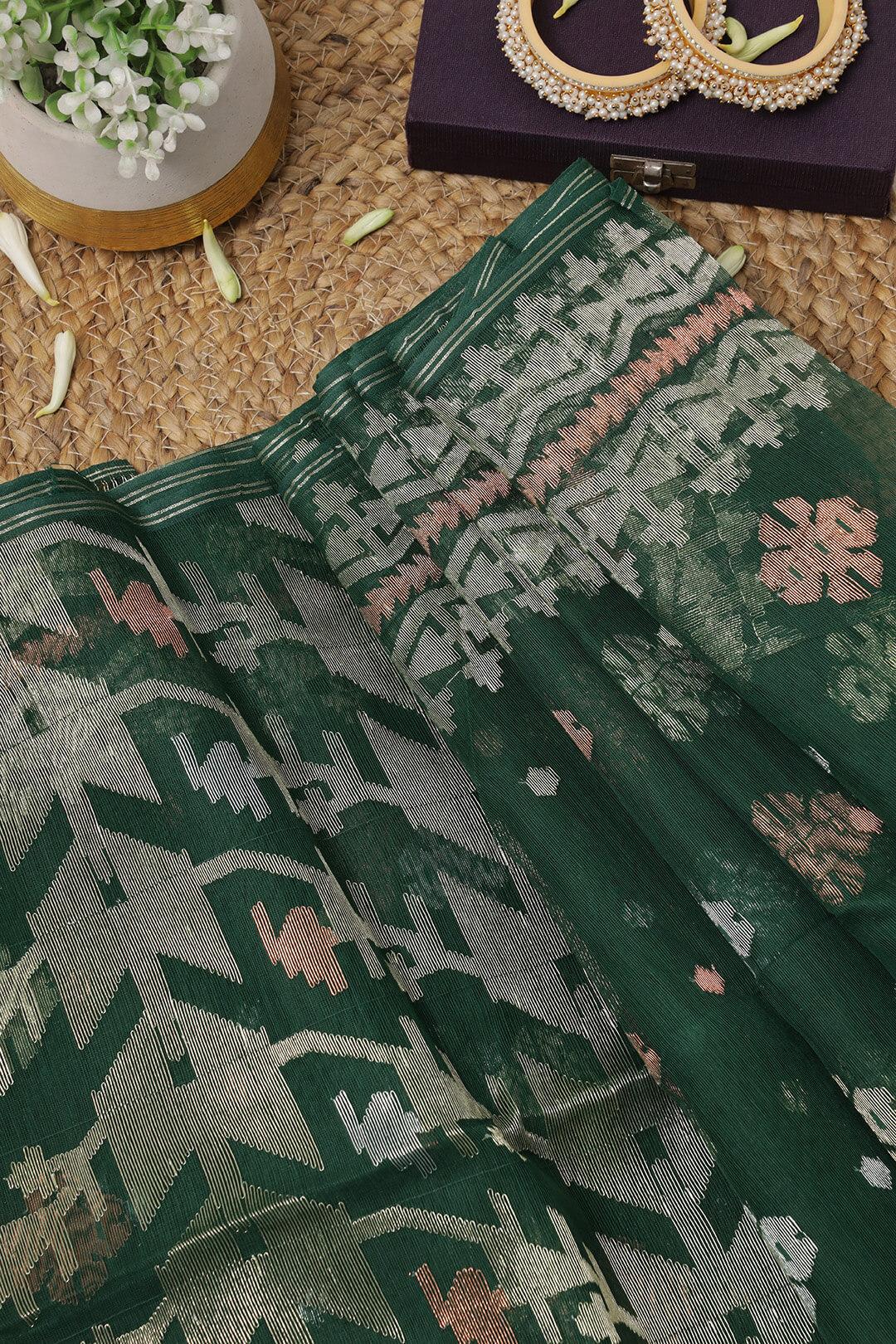 Handloom Dhakai Jamdani saree in Emerald green 3 - Emerald Green Jamdani silk saree