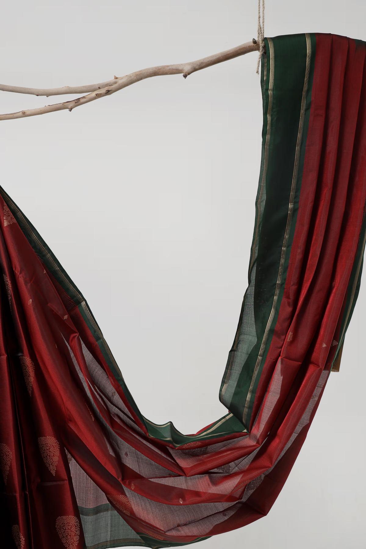 Handloom Maheshwari silk saree in deep Maroon and Dark Green view 5 - Deep Maroon and green Maheshwari silk saree