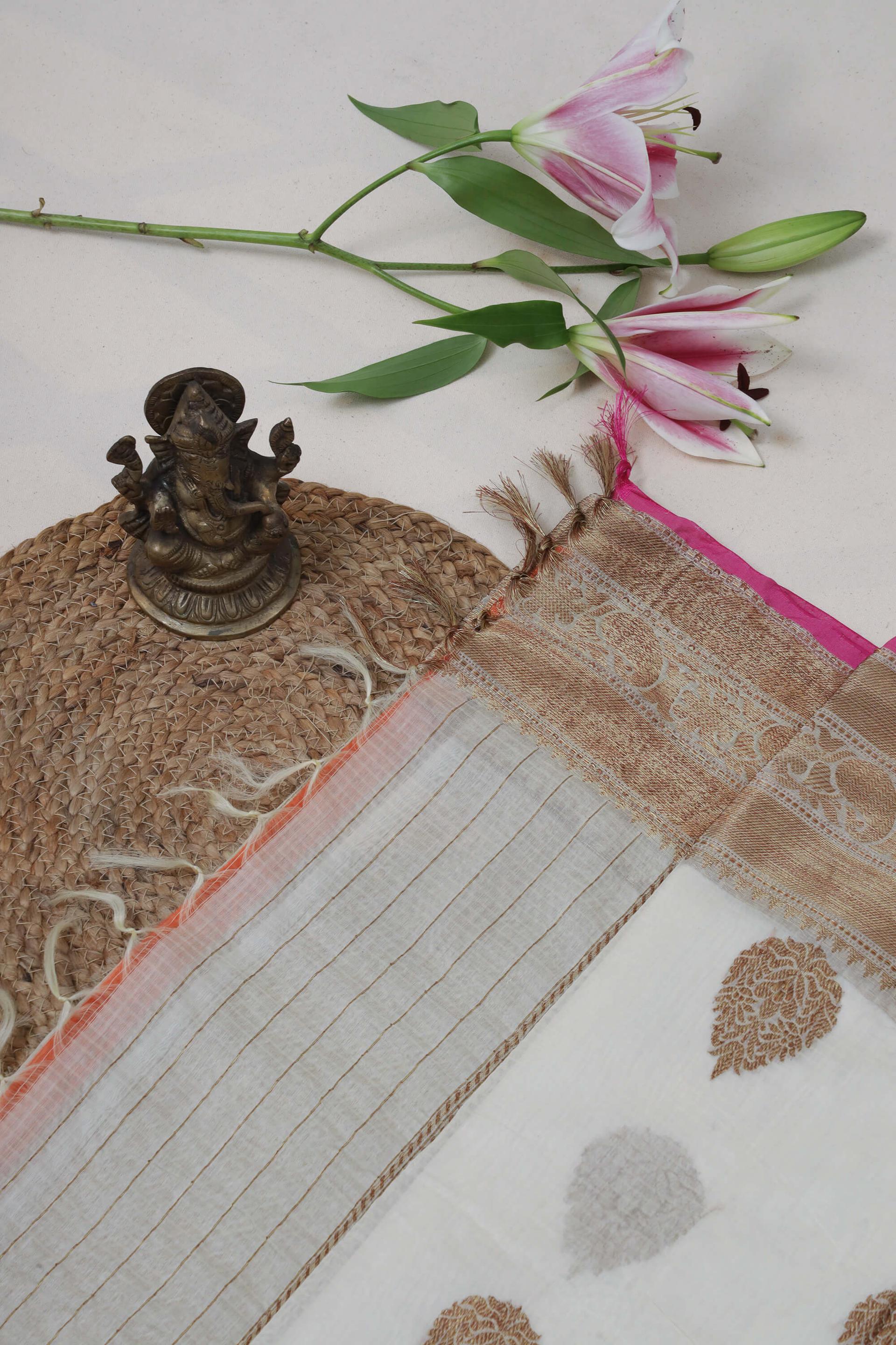 Kota Doria Saree in Ivory and pink 4 - Ivory and Gold Kota Doria saree