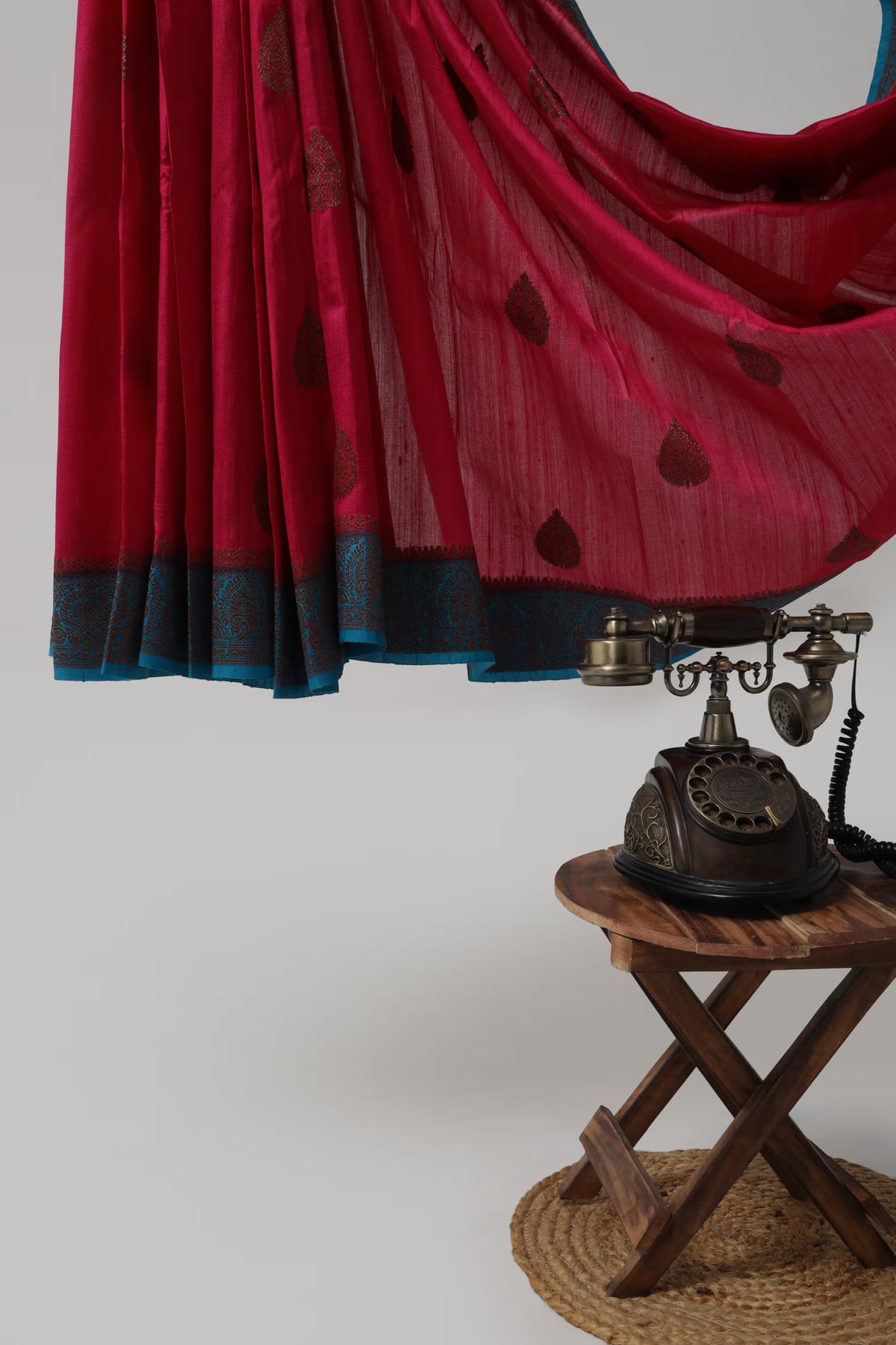 Handloom Tussar Banarasi in Pink and Blue Gold Antique work view 4 - Pink and Blue Tussar silk saree