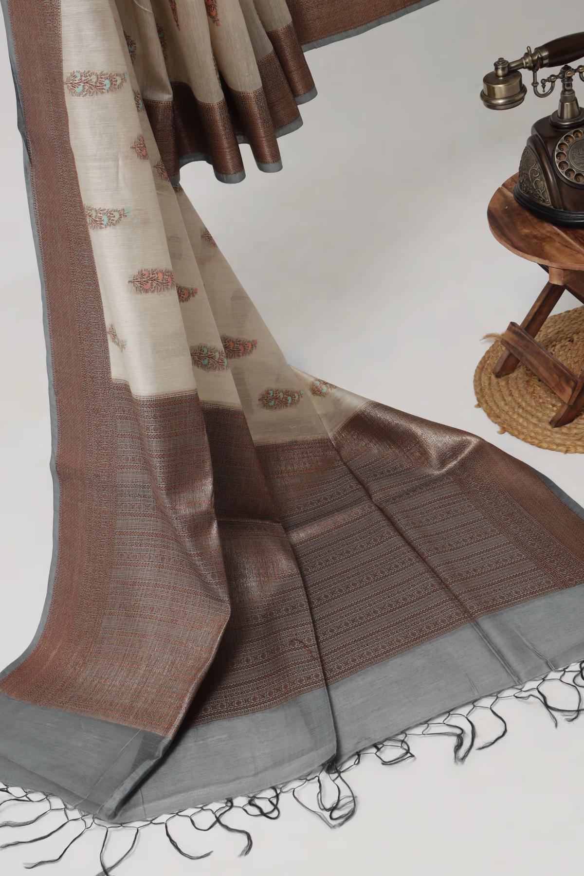 Handloom Tussar Banarasi in Ivory with Meenakari view 4 - Ivory Tussar silk saree