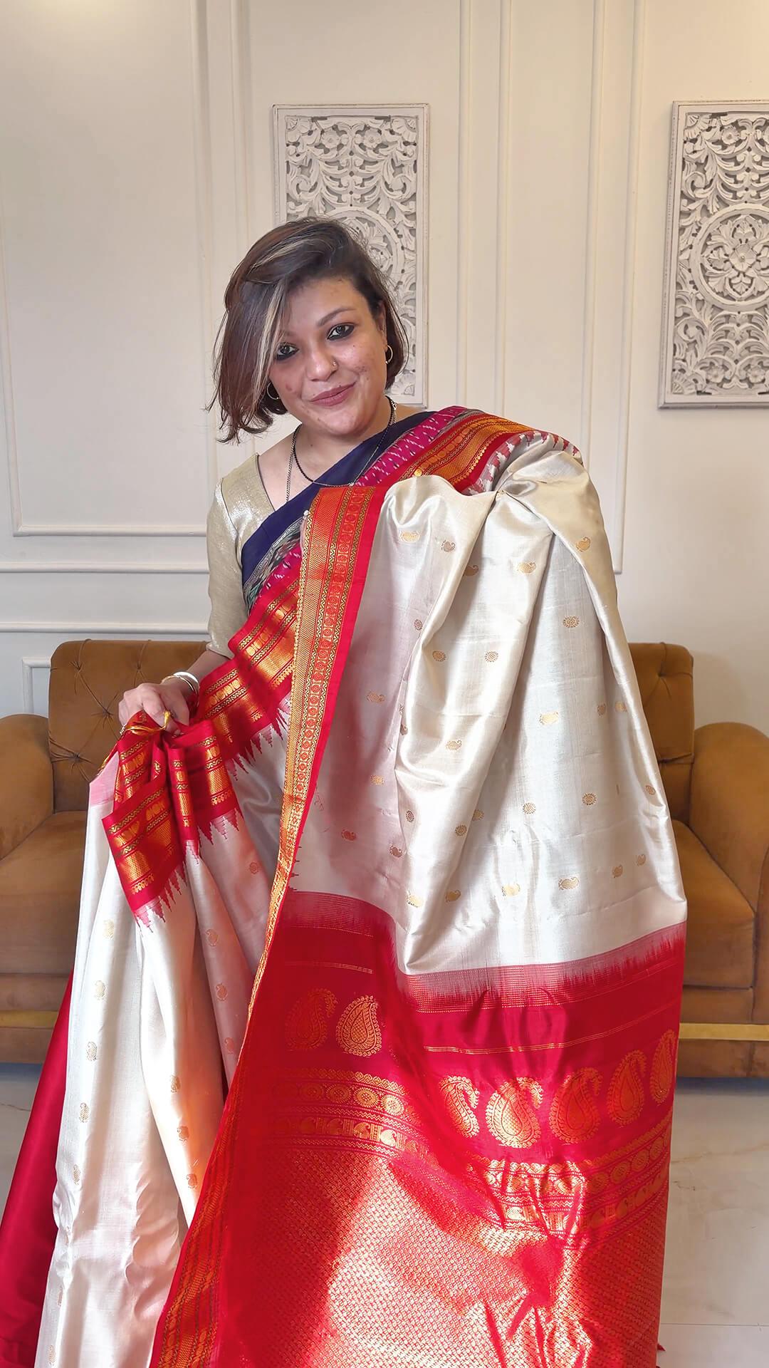 Handloom Pure Silk Gadwal in Ivory and Red view 4 - Ivory and Red Pure Silk Gadwal saree