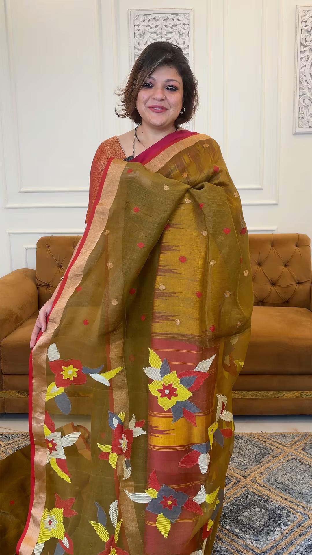 Handloom Pure Muslin silk and Linen Jamdani in Olive Green  - Yarn Dyed Saree view 3 - Olive Muslin silk & Linen saree